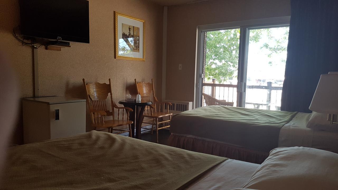 Chomedey Inn Laval Eksteriør bilde