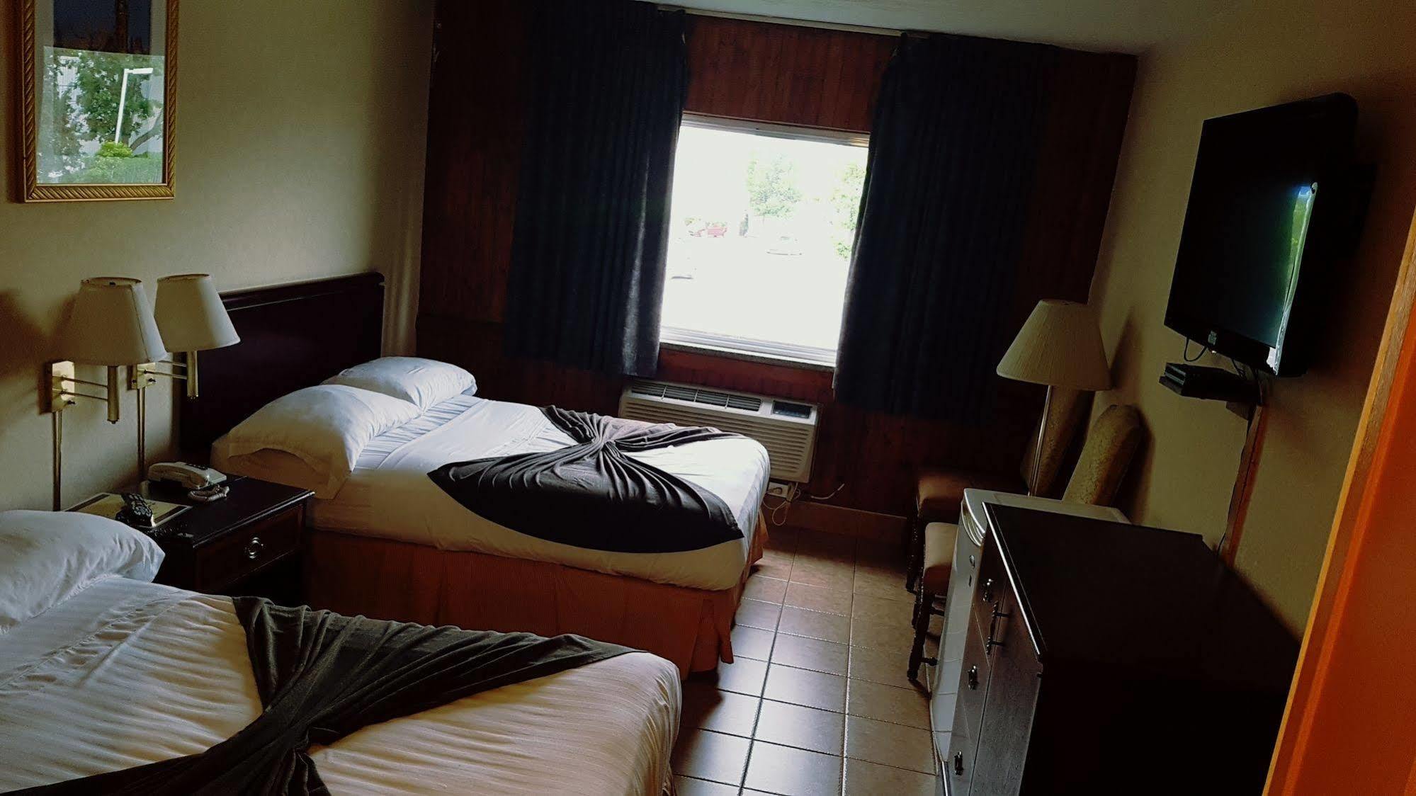 Chomedey Inn Laval Eksteriør bilde