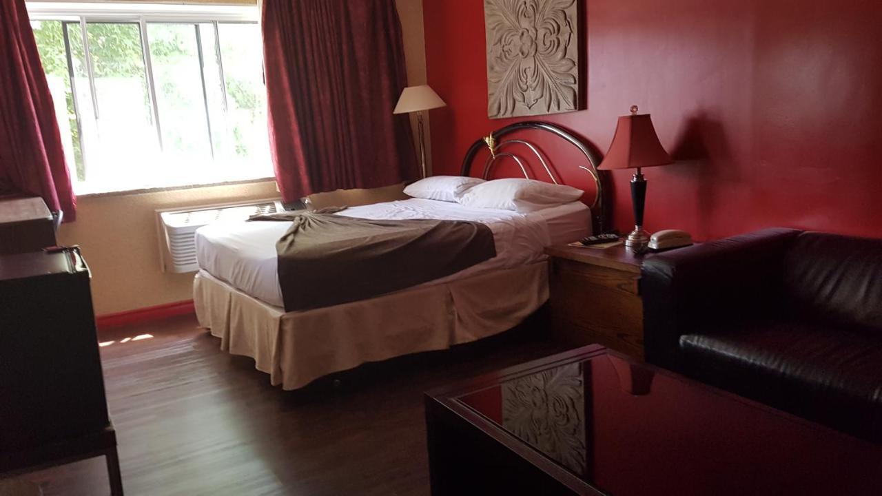 Chomedey Inn Laval Eksteriør bilde